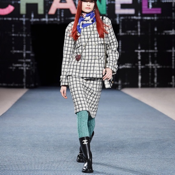 CHANEL Rain Boots NIB Auth - Picture 10 of 11